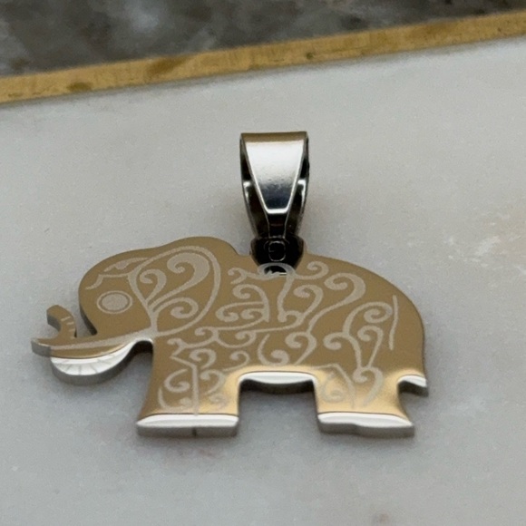 Stainless Steel Jewelry Silver tone Elephant Pendant 🐘 - Picture 3 of 7